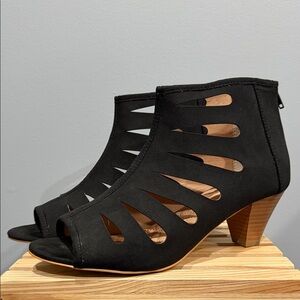 Diane Gilman Cutout Peep Toe Booties Black Block Heel Ankle Booties Size 9